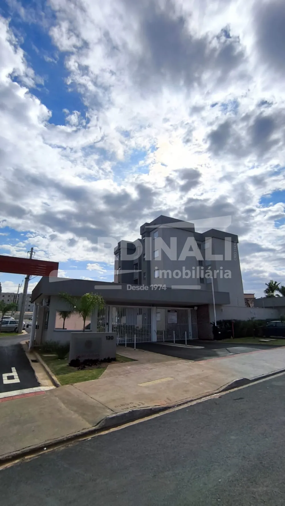 Alugar Apartamento / Padr&atilde;o em Araraquara R$ 850,00 - Foto 1