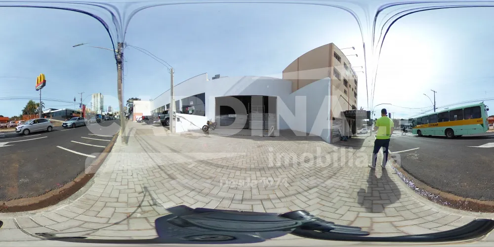 Alugar Comercial / Barrac&atilde;o em S&atilde;o Carlos R$ 15.000,00 - Foto 1