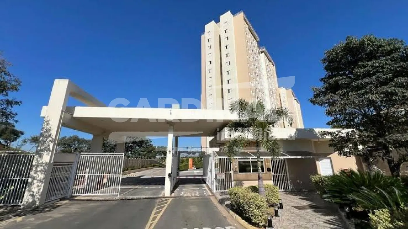 Apartamento / Padr&atilde;o em Valinhos , Comprar por R$299.000,00