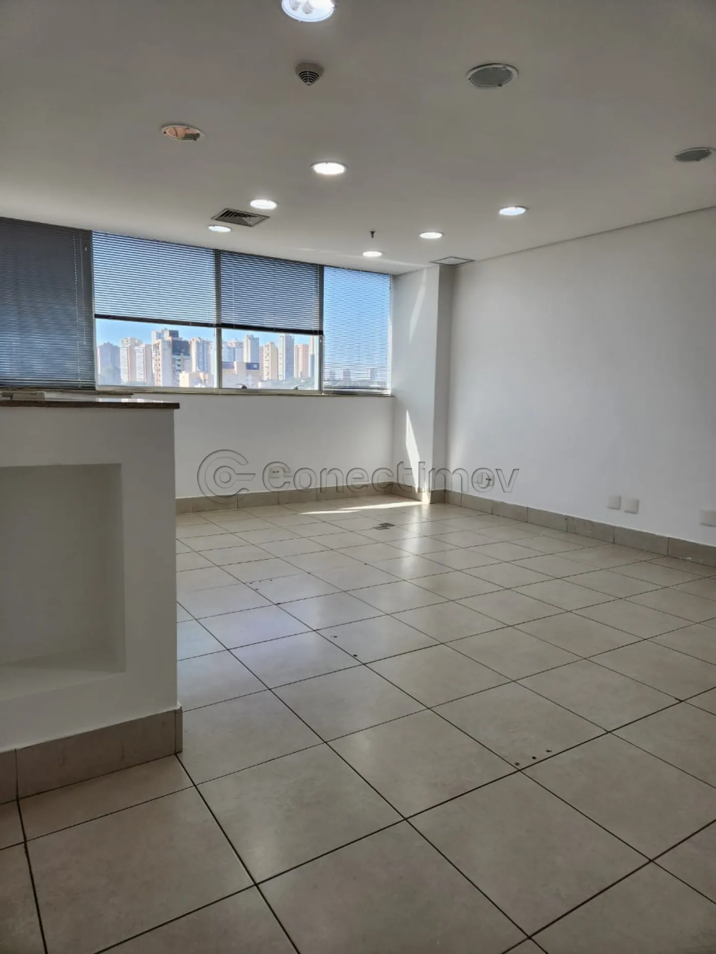 Comercial / Sala / Sal&atilde;o com Condom&iacute;nio em Ribeir&atilde;o Preto 