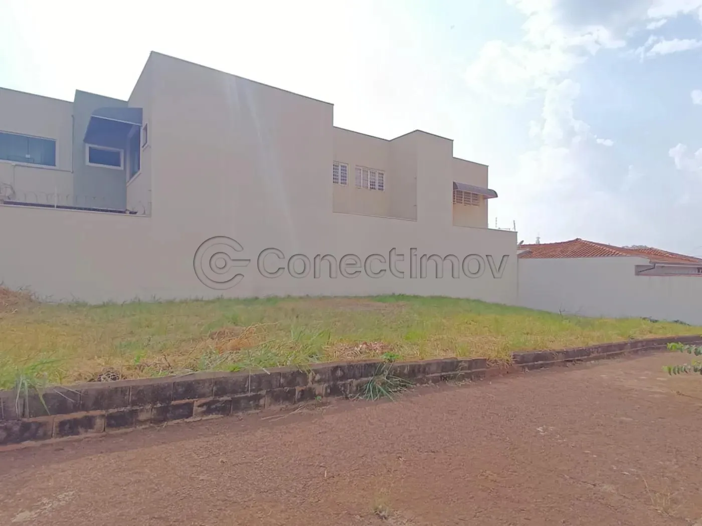 Terreno / Padr&atilde;o em Ribeir&atilde;o Preto 