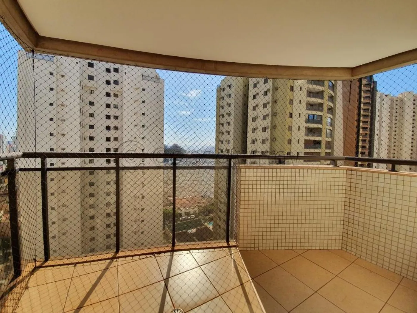 Apartamento / Padr&atilde;o em Ribeir&atilde;o Preto Alugar por R$3.500,00