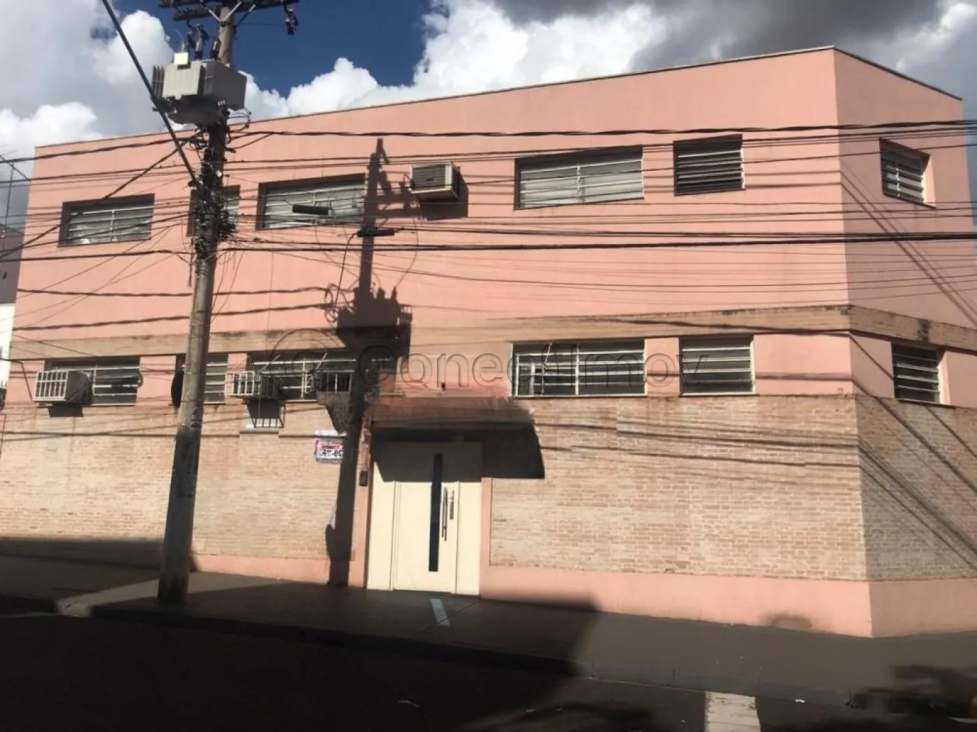 Comercial / Ponto Comercial em Ribeir&atilde;o Preto 