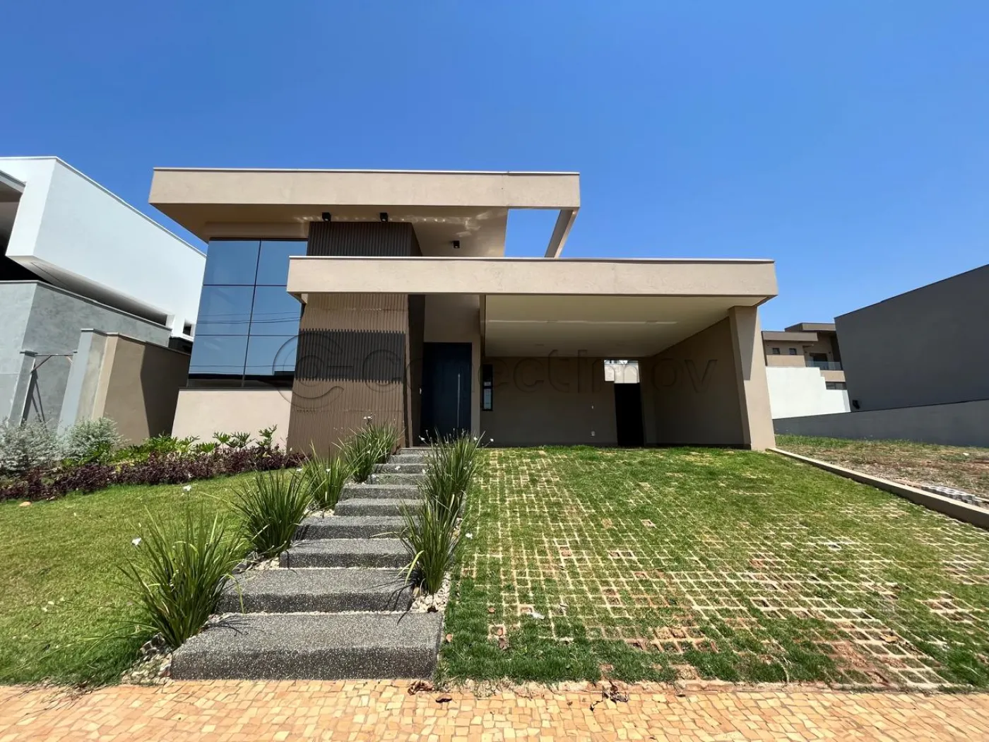 Casa / Condom&iacute;nio em Ribeir&atilde;o Preto 