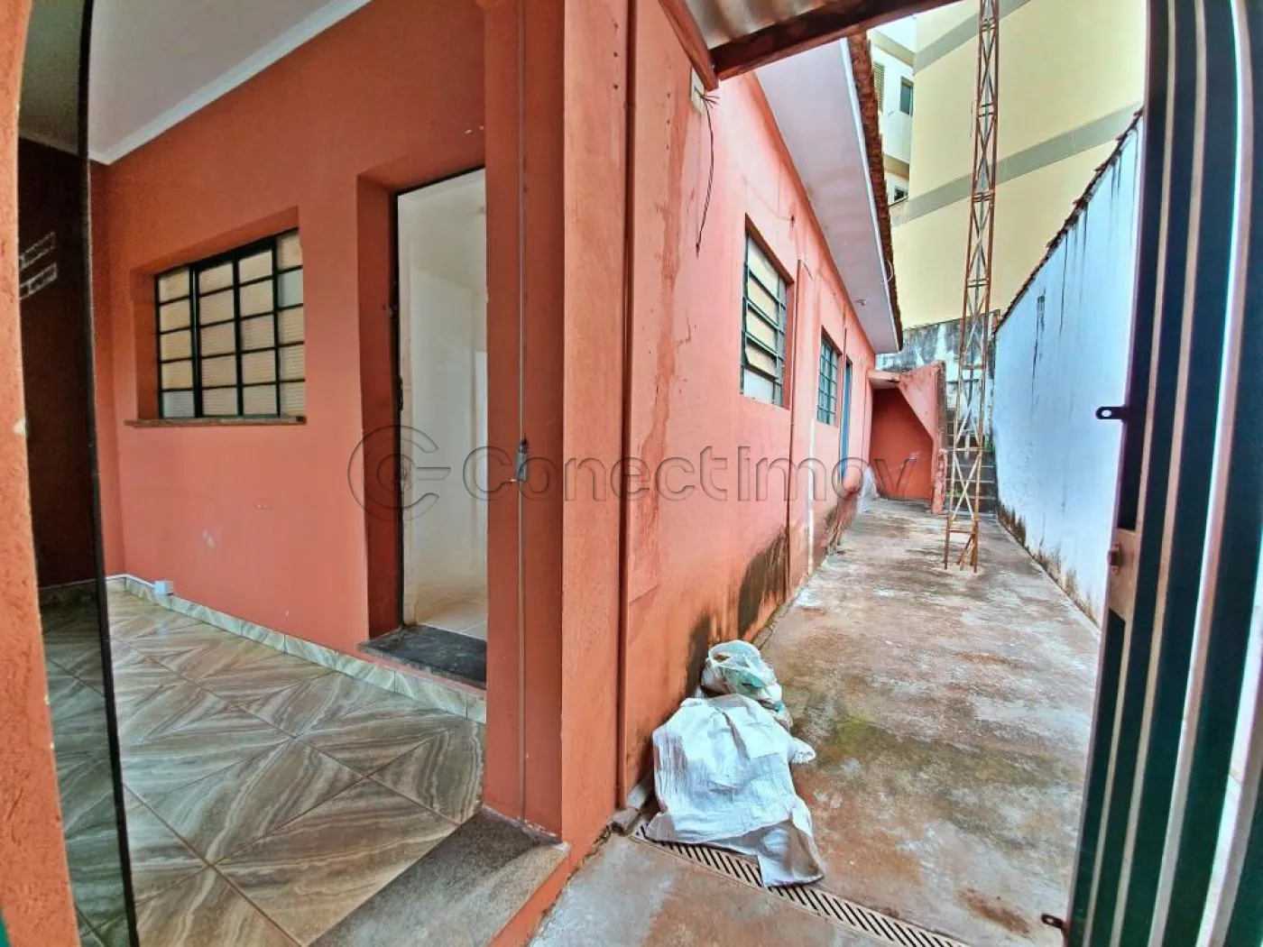 Comercial / Padr&atilde;o em Ribeir&atilde;o Preto Alugar por R$1.600,00