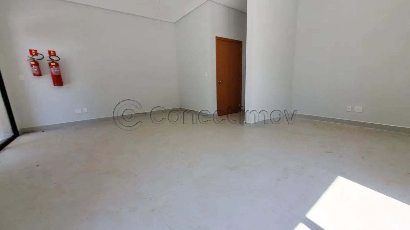 Comercial / Sala sem Condom&iacute;nio em Ribeir&atilde;o Preto Alugar por R$2.200,00