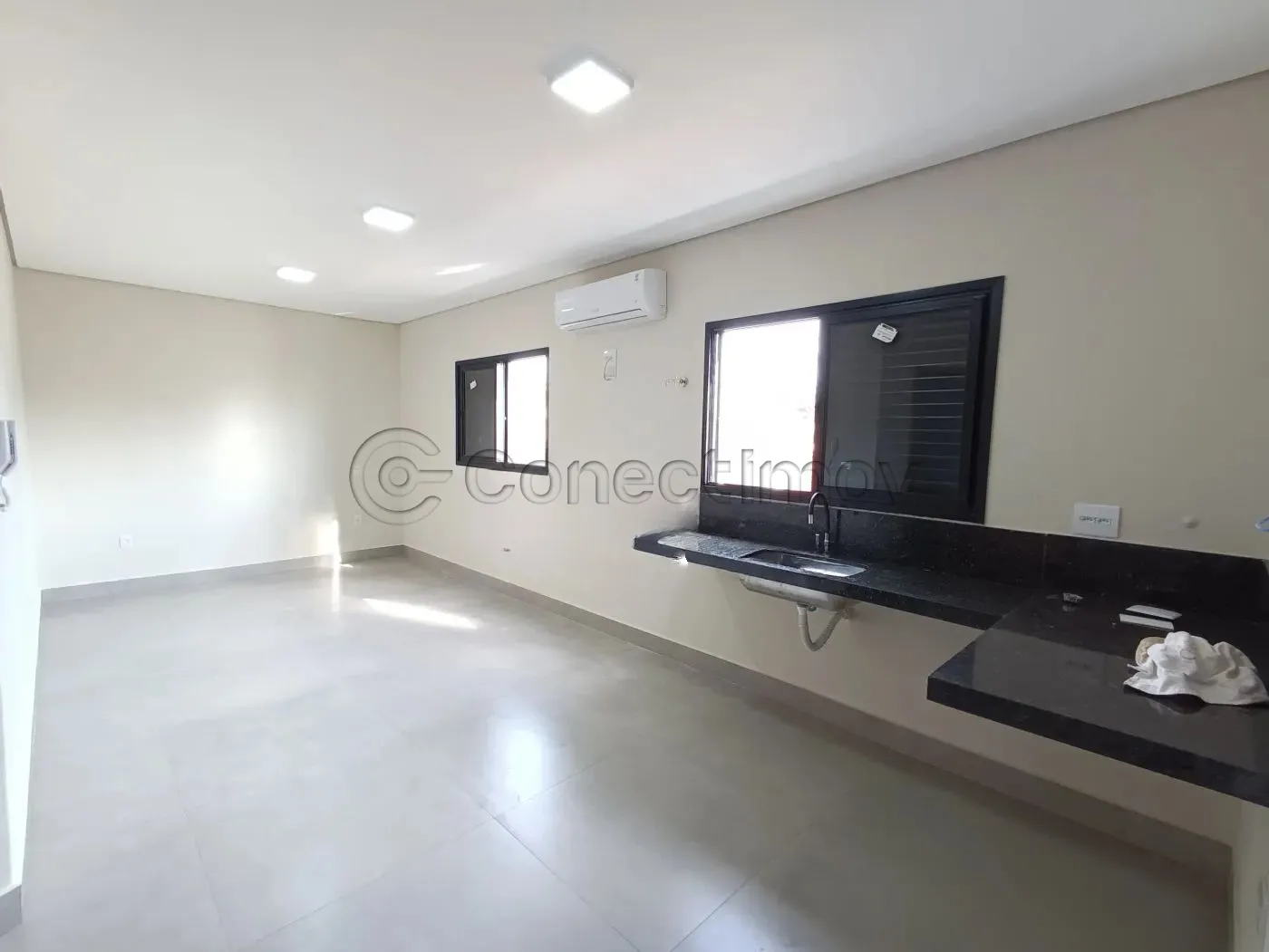 Comercial / Sala sem Condom&iacute;nio em Ribeir&atilde;o Preto Alugar por R$1.700,00