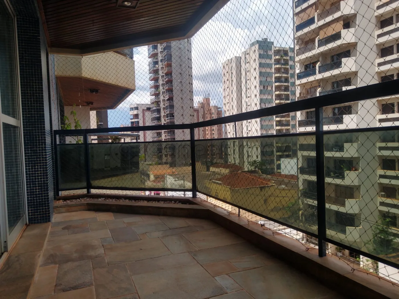 Apartamento / Padr&atilde;o em Ribeir&atilde;o Preto 