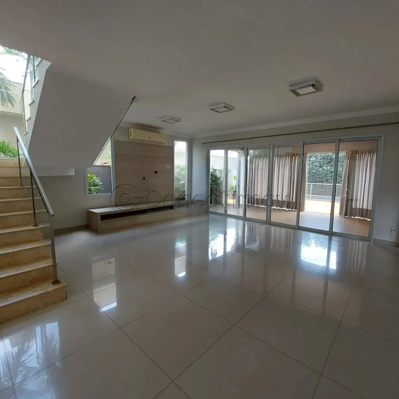 Casa / Condom&iacute;nio em Ribeir&atilde;o Preto 