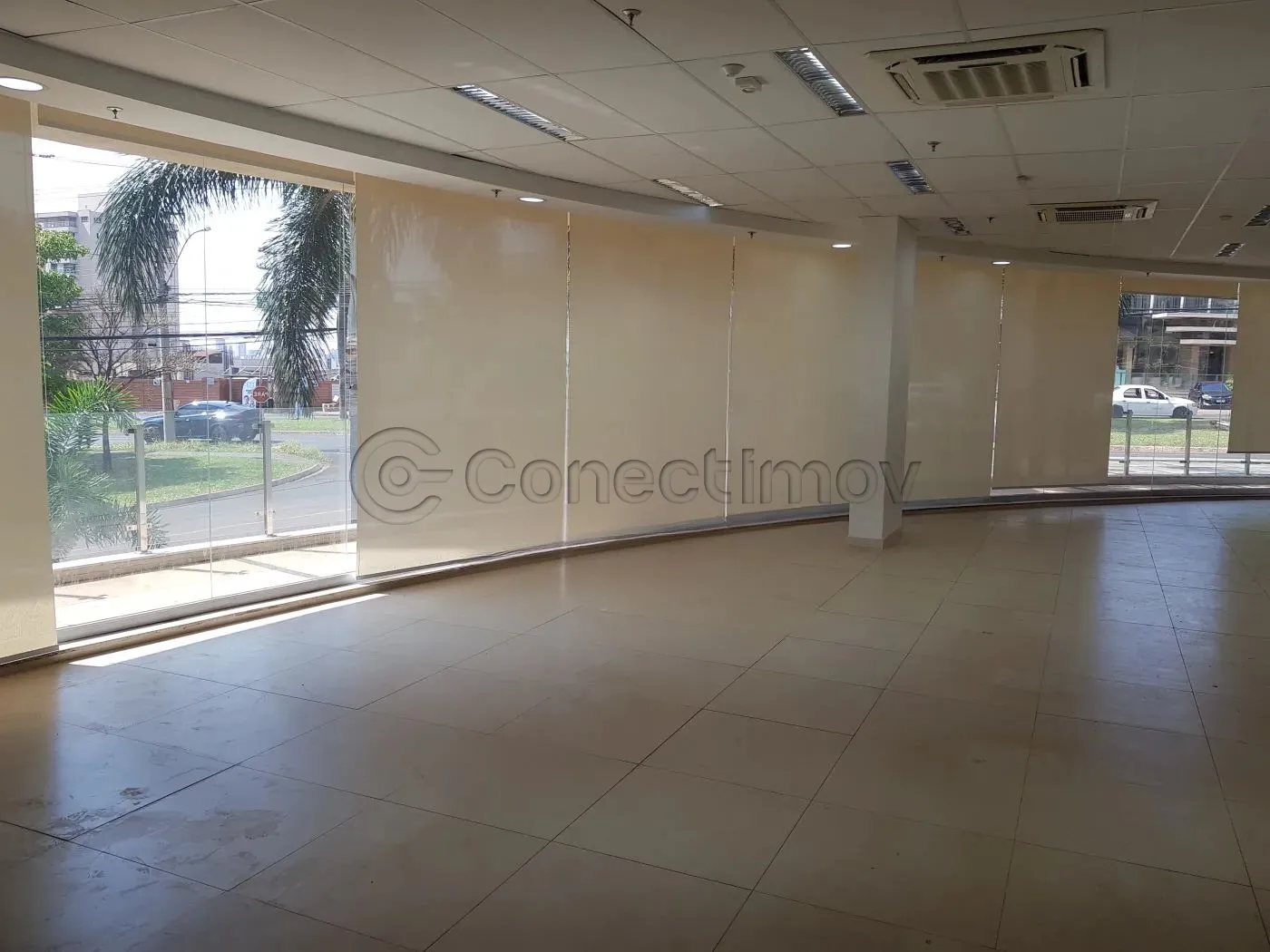 Comercial / Sala / Sal&atilde;o com Condom&iacute;nio em Ribeir&atilde;o Preto 