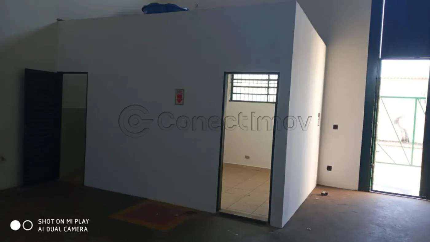 Comercial / Galp&atilde;o em Ribeir&atilde;o Preto Alugar por R$5.000,00