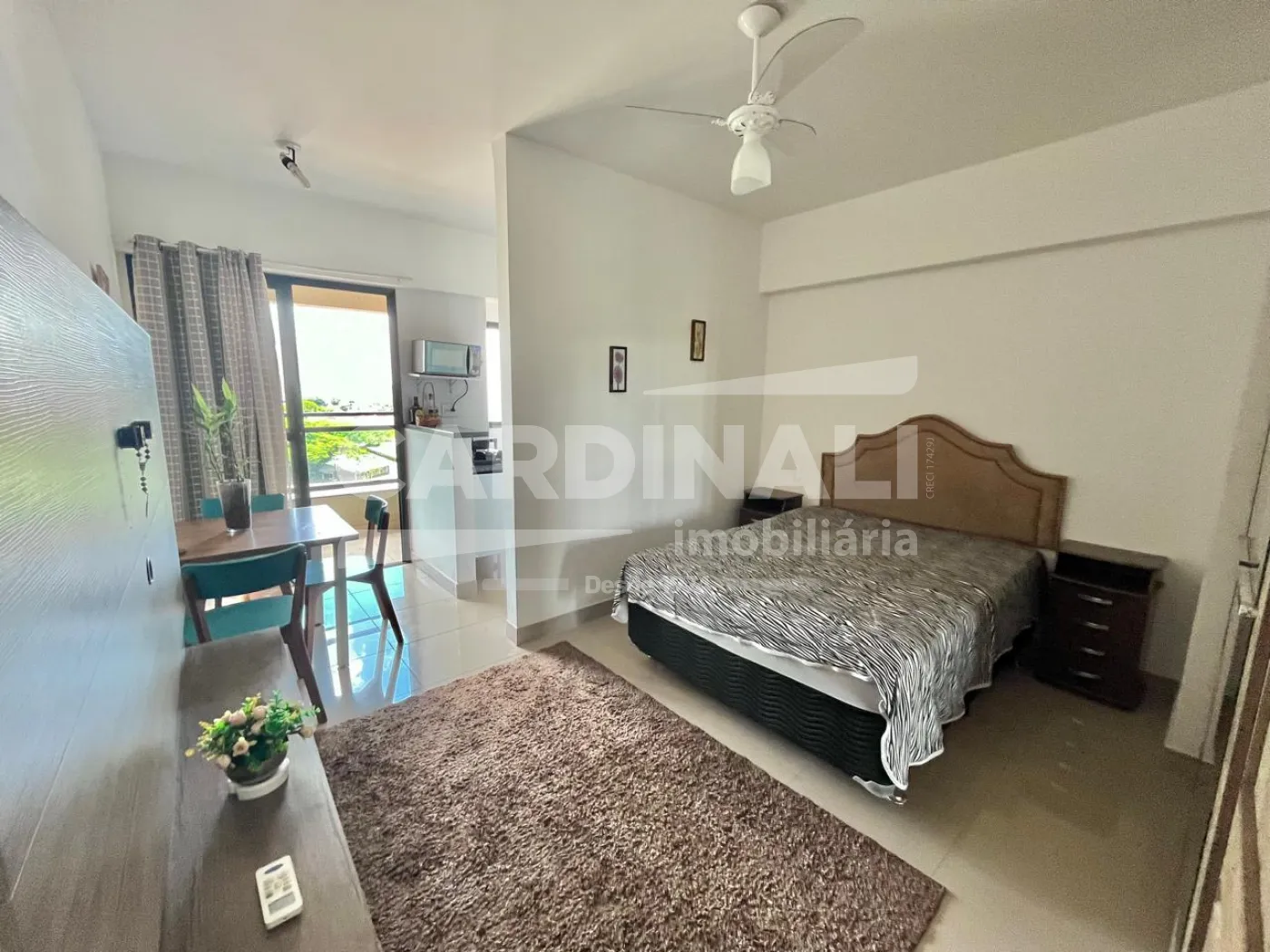 Apartamento / Kitchnet com Condom&iacute;nio em Ribeir&atilde;o Preto Alugar por R$1.800,00