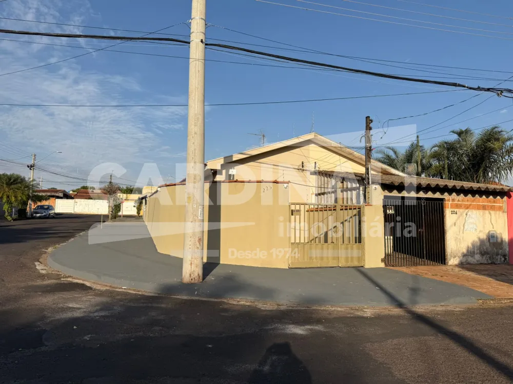 Comprar Casa / Padr&atilde;o em Araraquara R$ 200.000,00 - Foto 2