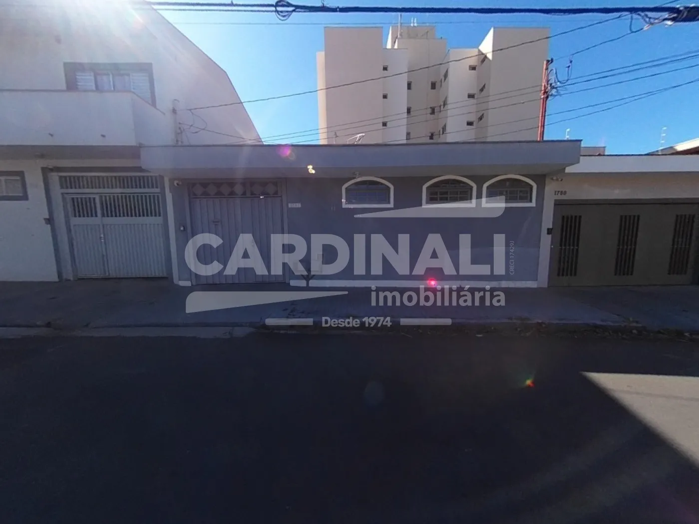 Casa / Padr&atilde;o em S&atilde;o Carlos Alugar por R$3.900,00