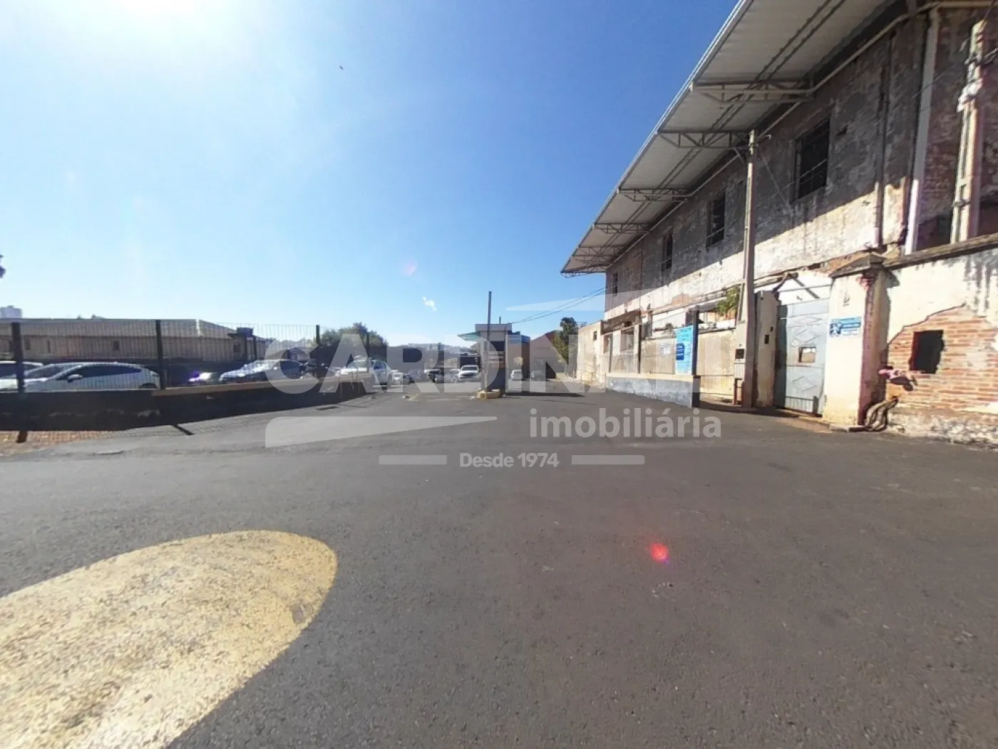 Comercial / Sala em S&atilde;o Carlos 