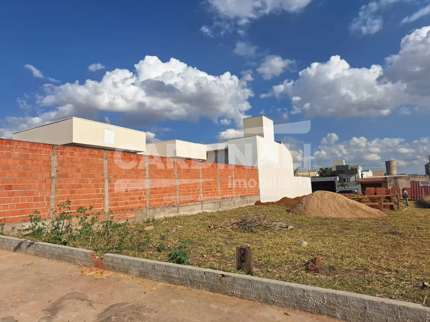 Terreno / Padr&atilde;o em S&atilde;o Carlos 