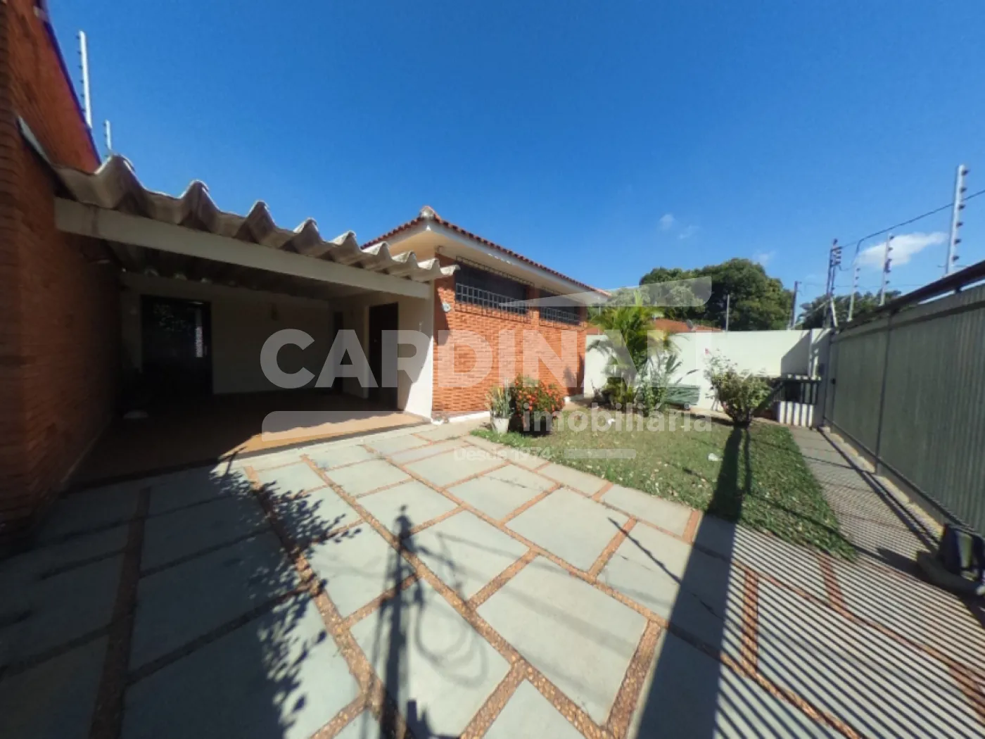 Casa / Padr&atilde;o em Araraquara Alugar por R$4.400,00