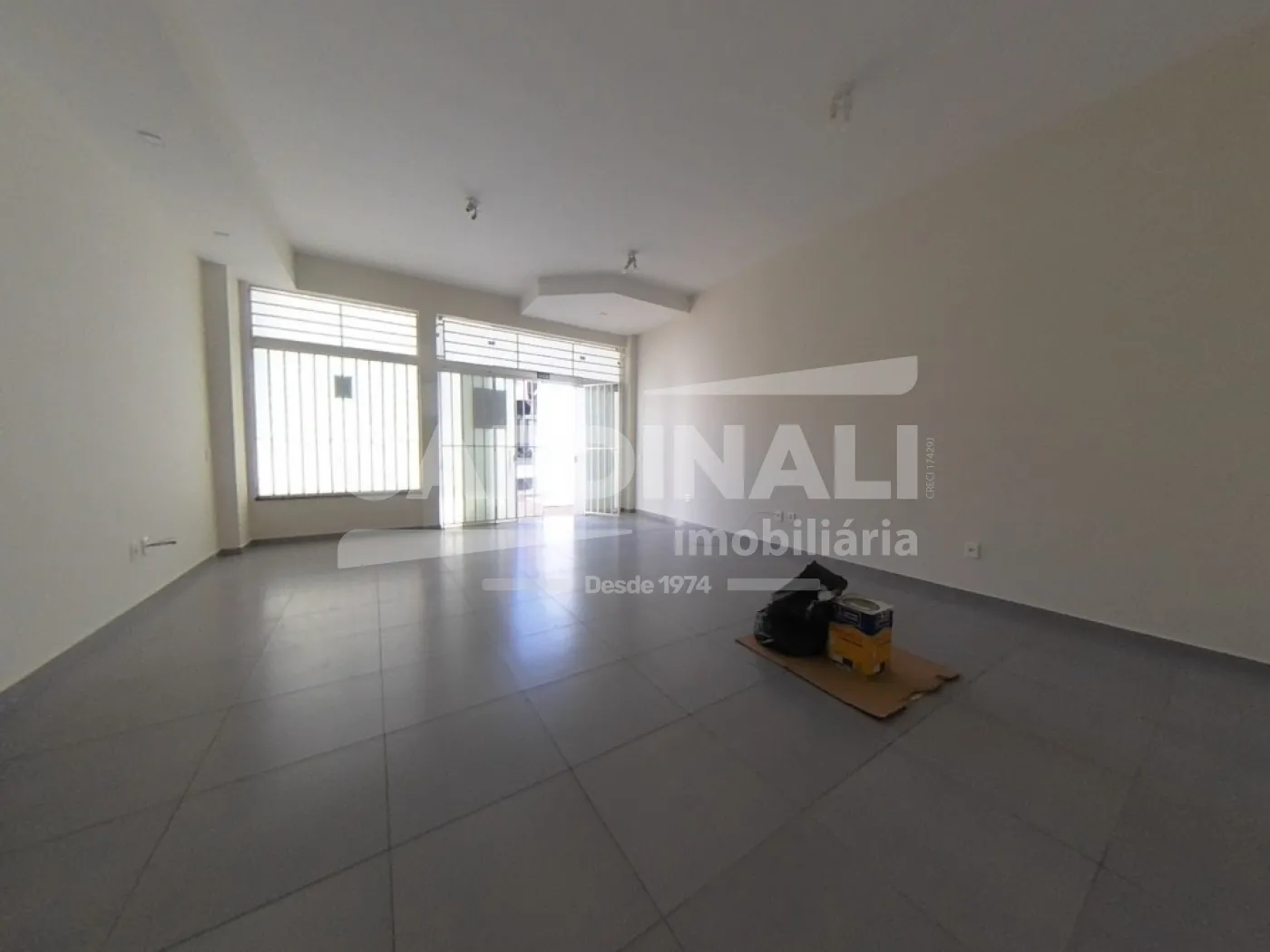 Alugar Comercial / Sal&atilde;o em S&atilde;o Carlos R$ 1.112,00 - Foto 4