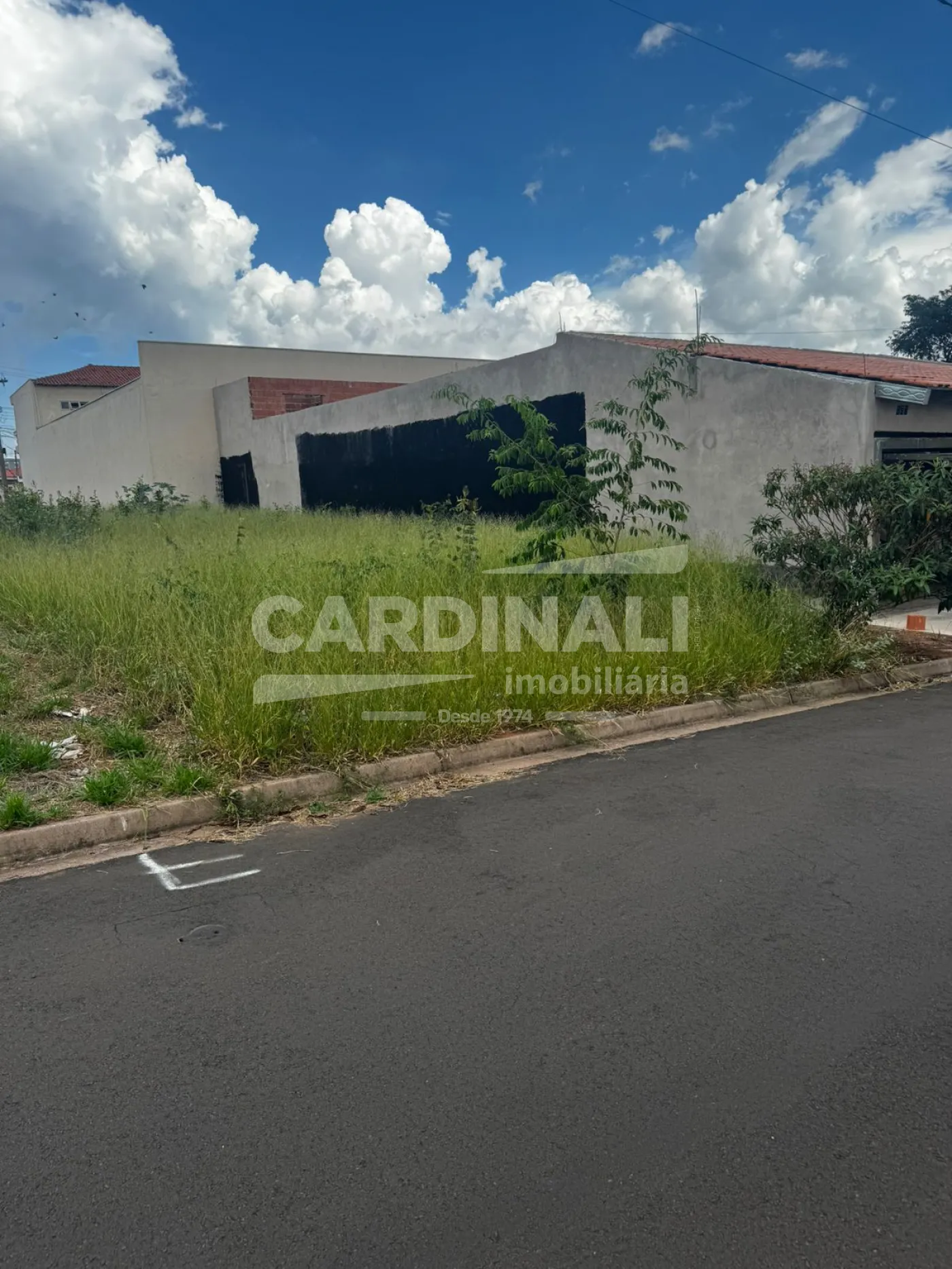 Terreno / Padr&atilde;o em S&atilde;o Carlos 