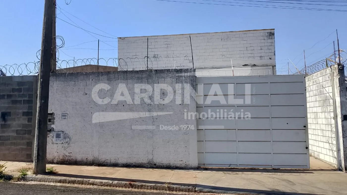 Comercial / Barrac&atilde;o em Araraquara Alugar por R$2.200,00