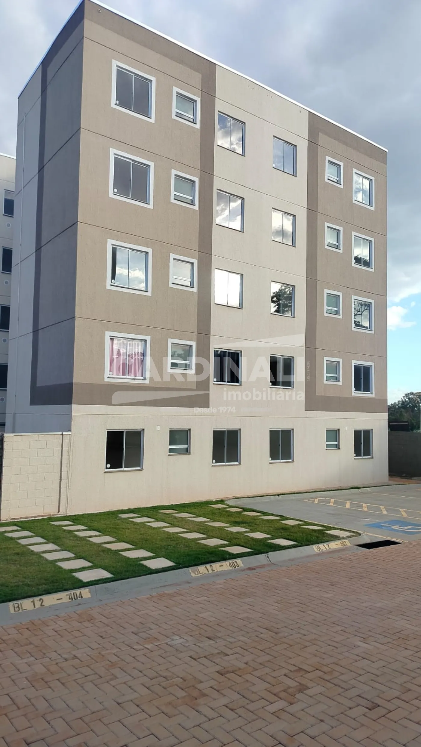 Apartamento / Padr&atilde;o em Araraquara Alugar por R$800,00