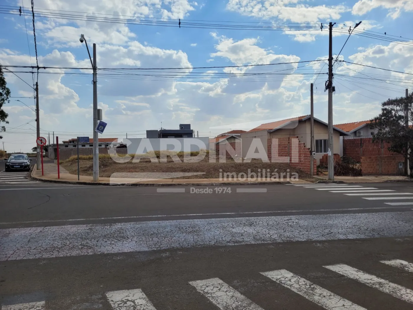 Terreno / Padr&atilde;o em S&atilde;o Carlos , Comprar por R$150.000,00