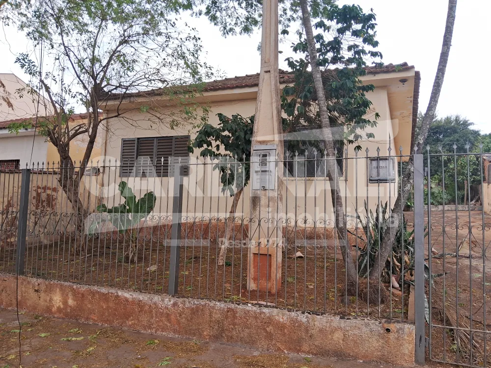 Comprar Casa / Padr&atilde;o em Araraquara R$ 380.000,00 - Foto 1