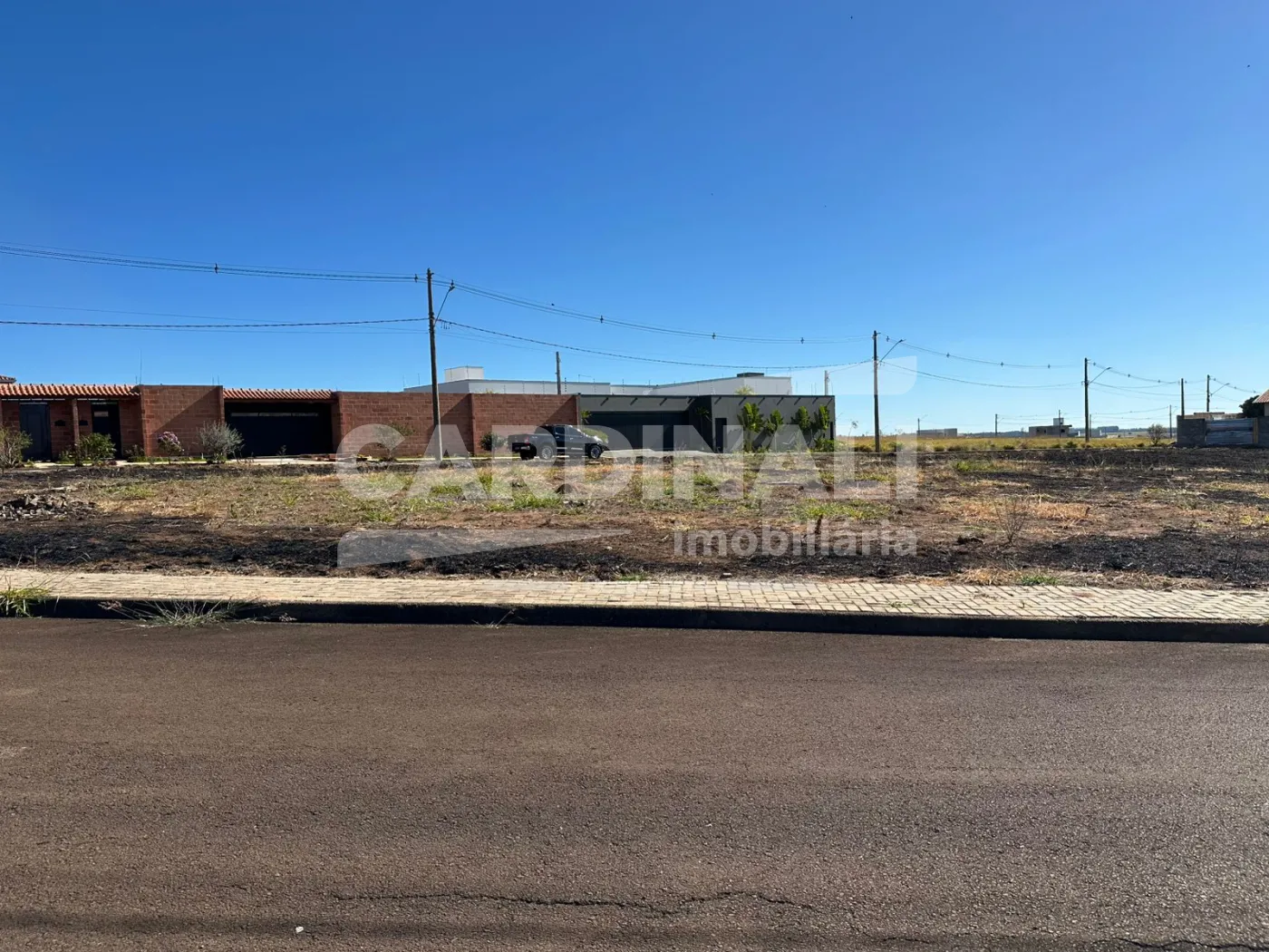 Terreno / Padr&atilde;o em S&atilde;o Carlos , Comprar por R$550.000,00