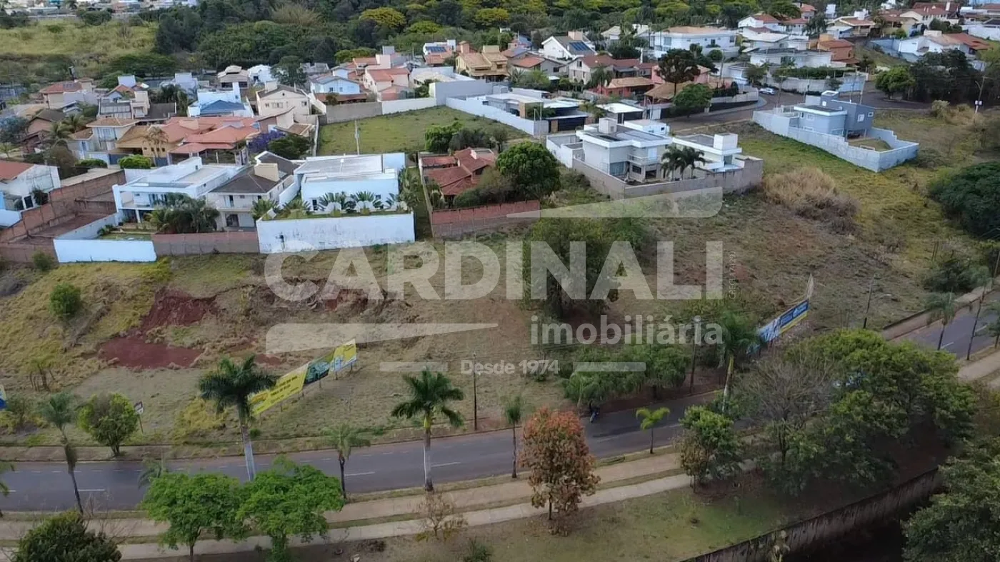 Terreno / Padr&atilde;o em S&atilde;o Carlos 