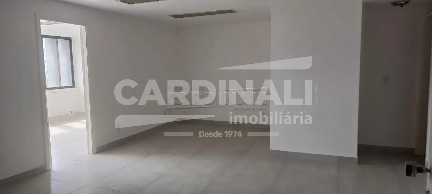 Comercial / Sala / Sal&atilde;o com Condom&iacute;nio em Campinas Alugar por R$1.300,00