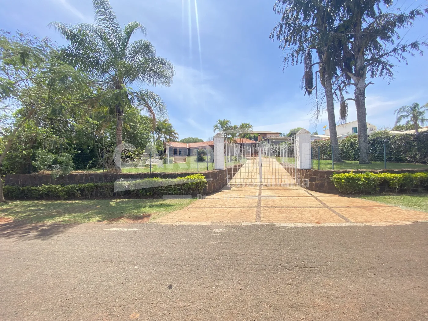 Casa / Condom&iacute;nio em S&atilde;o Carlos Alugar por R$7.778,00