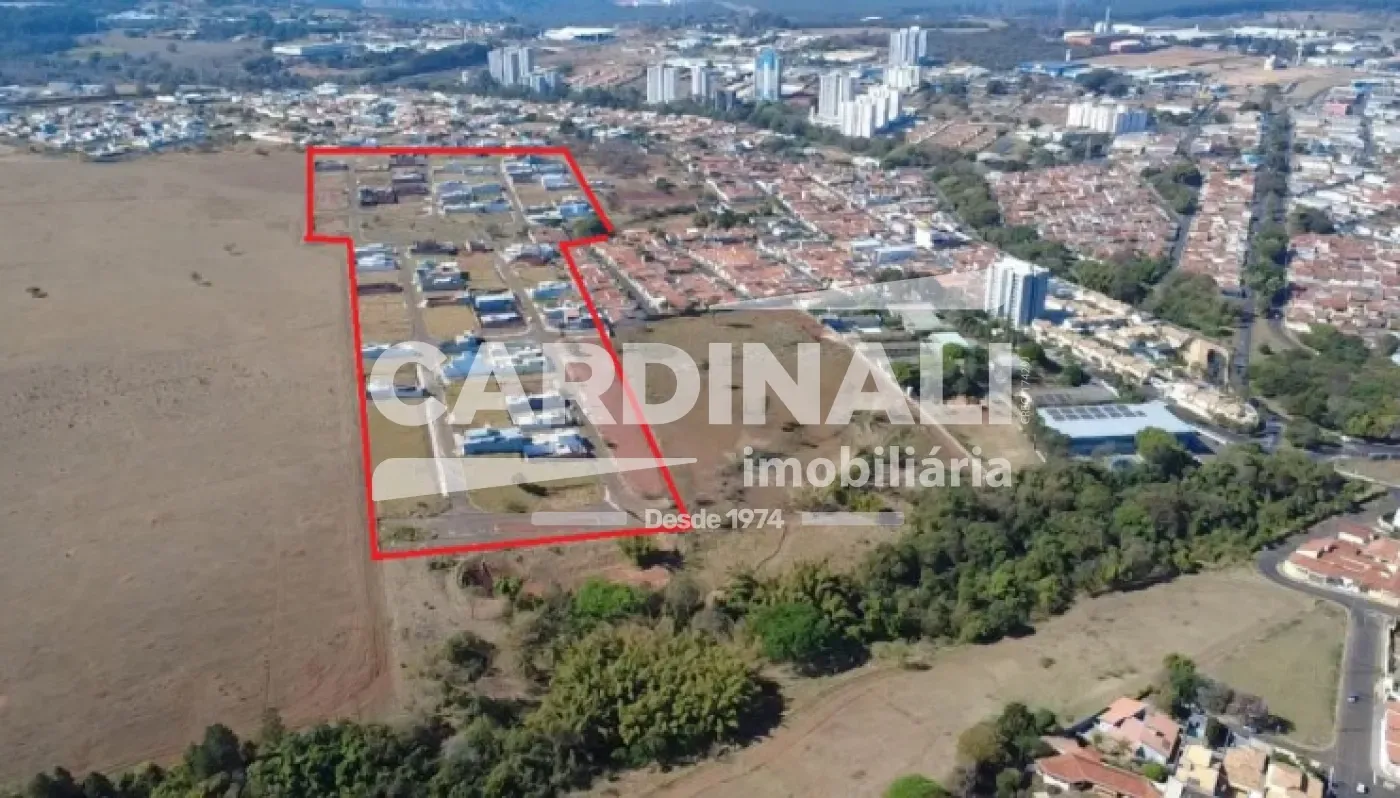 Terreno / Padr&atilde;o em S&atilde;o Carlos 