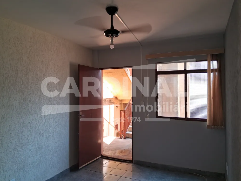 Comprar Apartamento / Padr&atilde;o em Araraquara R$ 85.000,00 - Foto 3