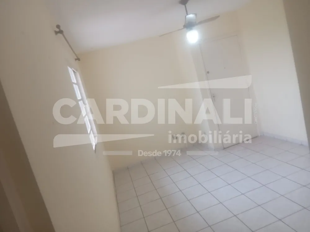 Comprar Apartamento / Padr&atilde;o em Araraquara R$ 150.000,00 - Foto 2