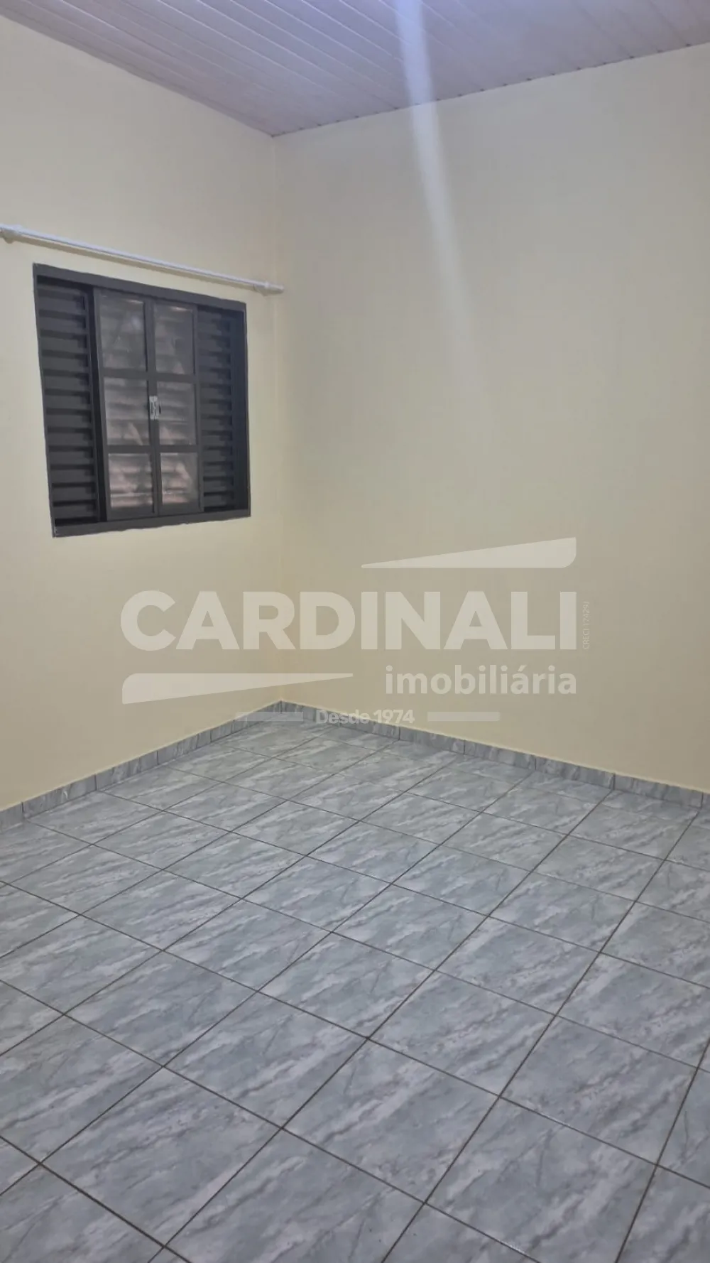 Alugar Comercial / Sala em Araraquara R$ 700,00 - Foto 2