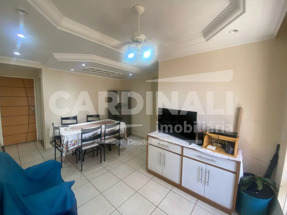 Comprar Apartamento / Padr&atilde;o em Araraquara R$ 320.000,00 - Foto 2