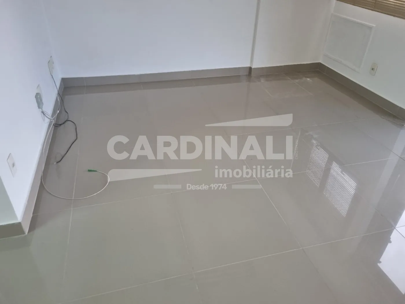 Comercial / Pr&eacute;dio com Condom&iacute;nio em Ribeir&atilde;o Preto , Comprar por R$180.000,00