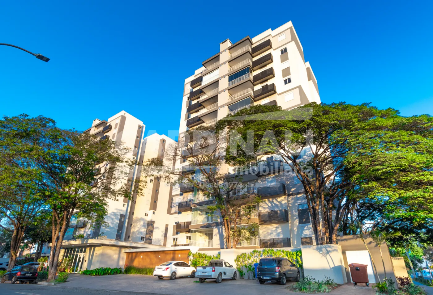Apartamento / Padr&atilde;o em Paul&iacute;nia , Comprar por R$776.000,00