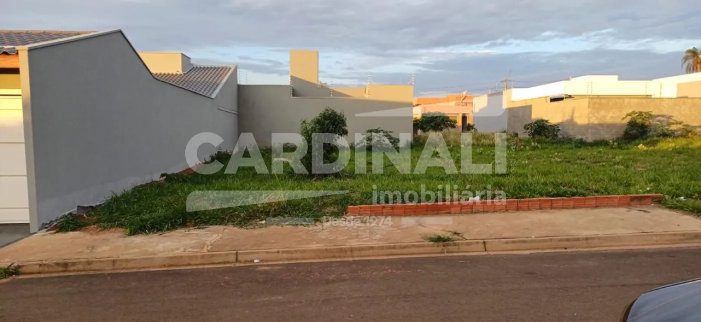 Terreno / Padr&atilde;o em S&atilde;o Carlos 