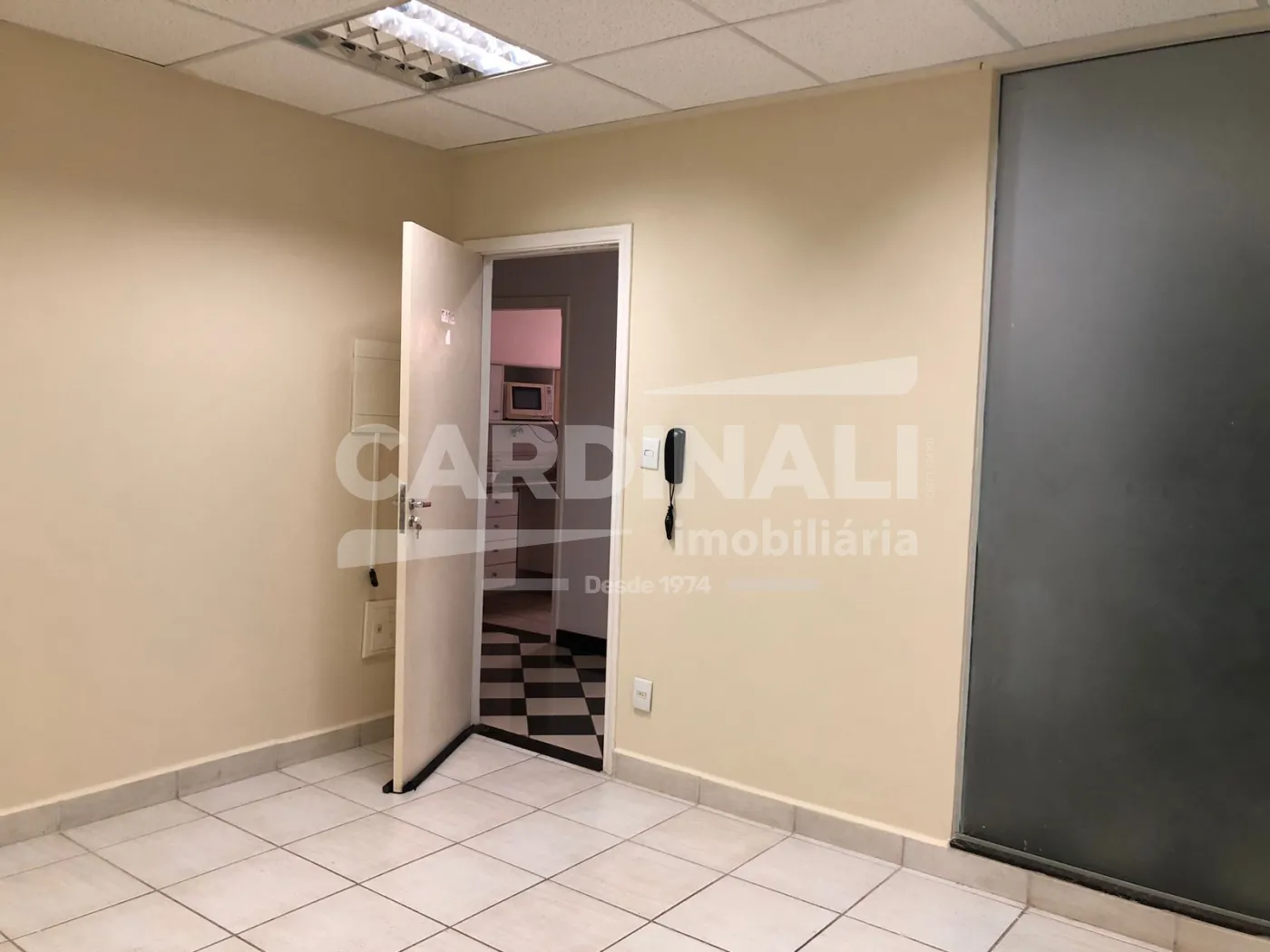 Comercial / Sala sem Condom&iacute;nio em Ribeir&atilde;o Preto Alugar por R$1.250,00