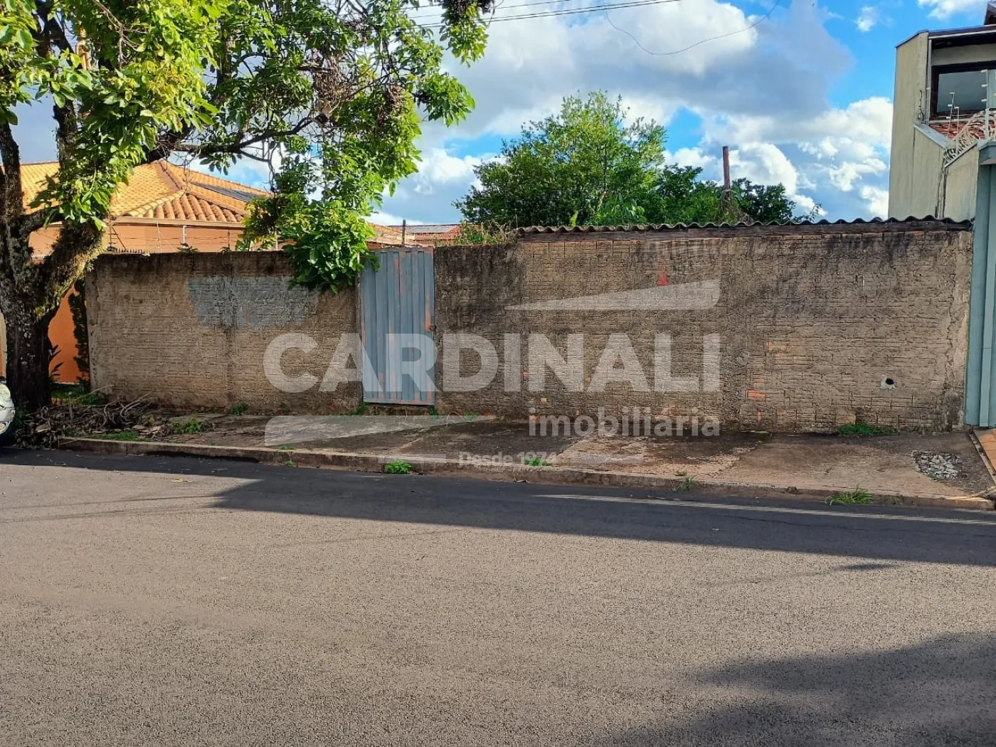 Terreno / Padr&atilde;o em S&atilde;o Carlos 