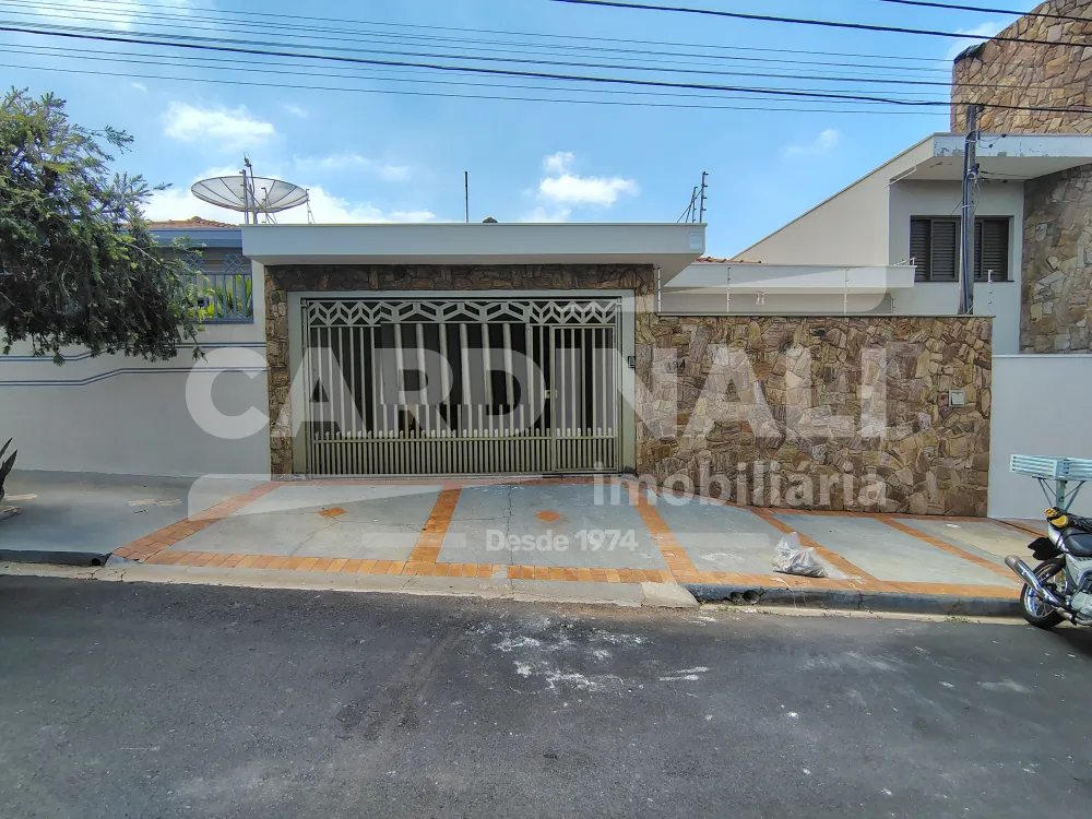 Alugar Casa / Padr&atilde;o em S&atilde;o Carlos R$ 4.500,00 - Foto 1