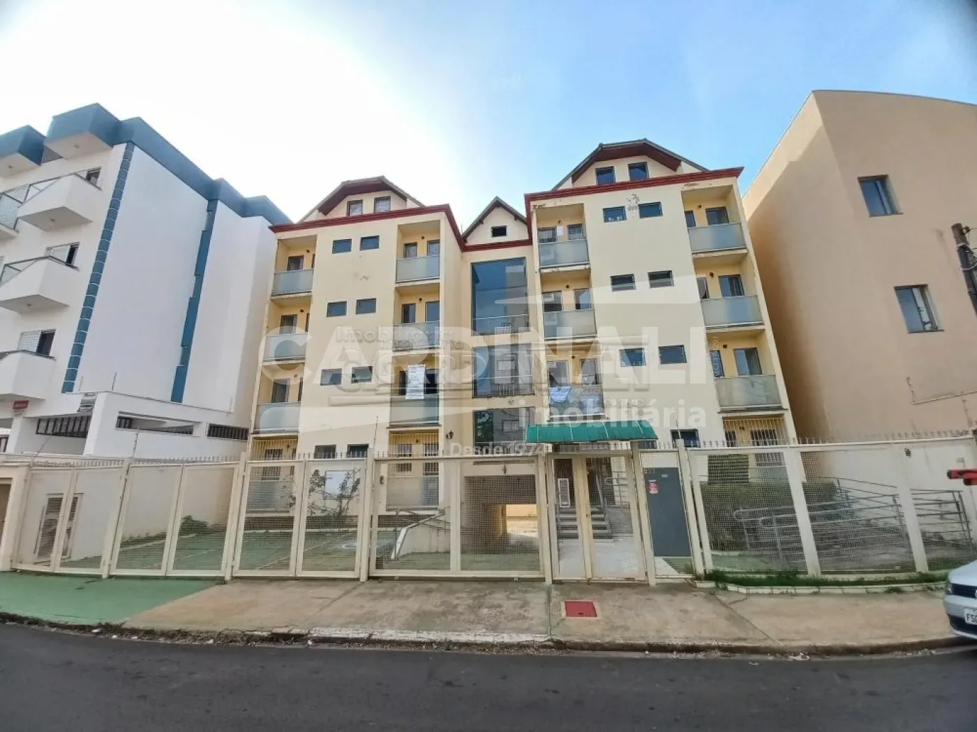 Alugar Apartamento / Kitchnet com Condom&iacute;nio em S&atilde;o Carlos R$ 885,00 - Foto 1