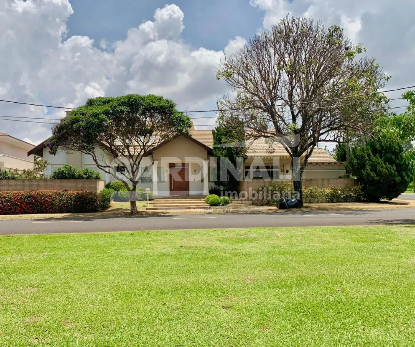 Casa / Condom&iacute;nio em S&atilde;o Carlos 