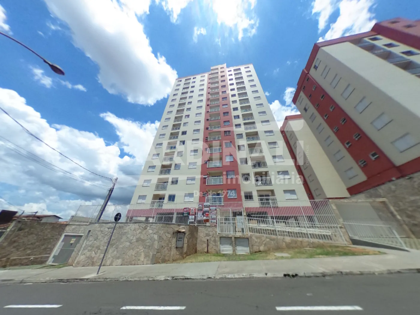 Apartamento / Padr&atilde;o em S&atilde;o Carlos Alugar por R$1.550,00