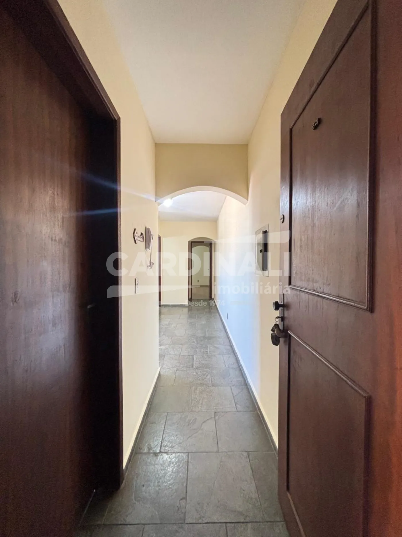 Alugar Apartamento / Padr&atilde;o em S&atilde;o Carlos R$ 1.223,00 - Foto 2