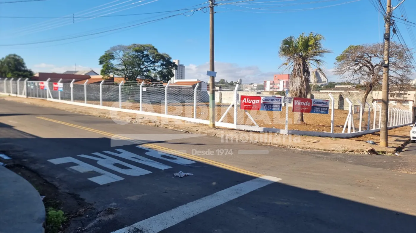 Terreno / Padr&atilde;o em S&atilde;o Carlos , Comprar por R$2.040.000,00