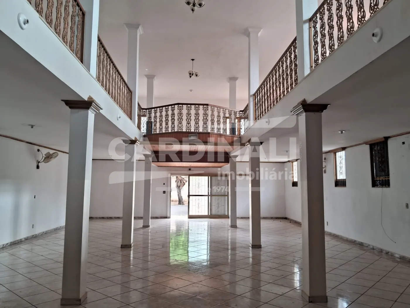 Comercial / Sal&atilde;o em Araraquara Alugar por R$3.200,00