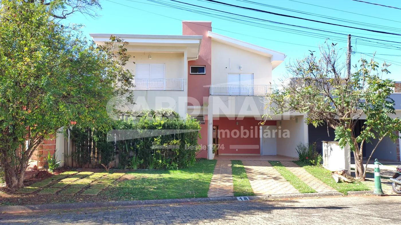 Casa / Condom&iacute;nio em Araraquara 