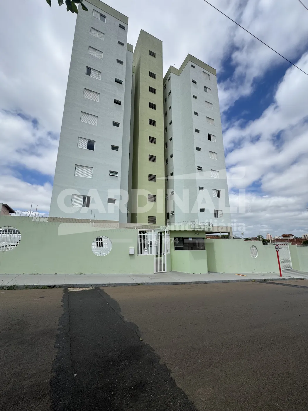 Apartamento / Padr&atilde;o em S&atilde;o Carlos Alugar por R$1.689,00